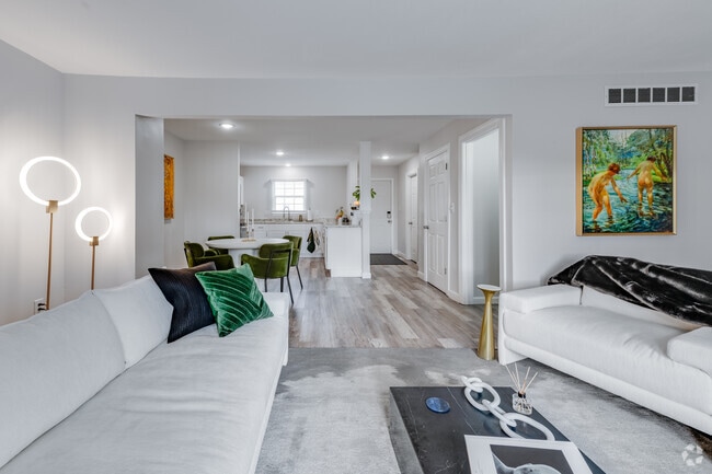 4BR, 2BA - 1400 SF - University Parallel - Student Housing Only