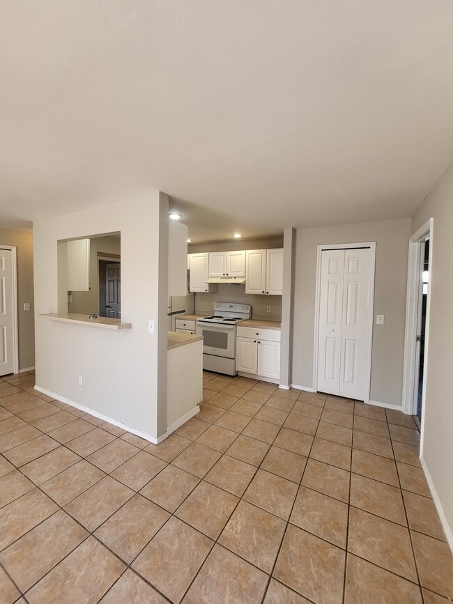 Photo - 3125 Blount St