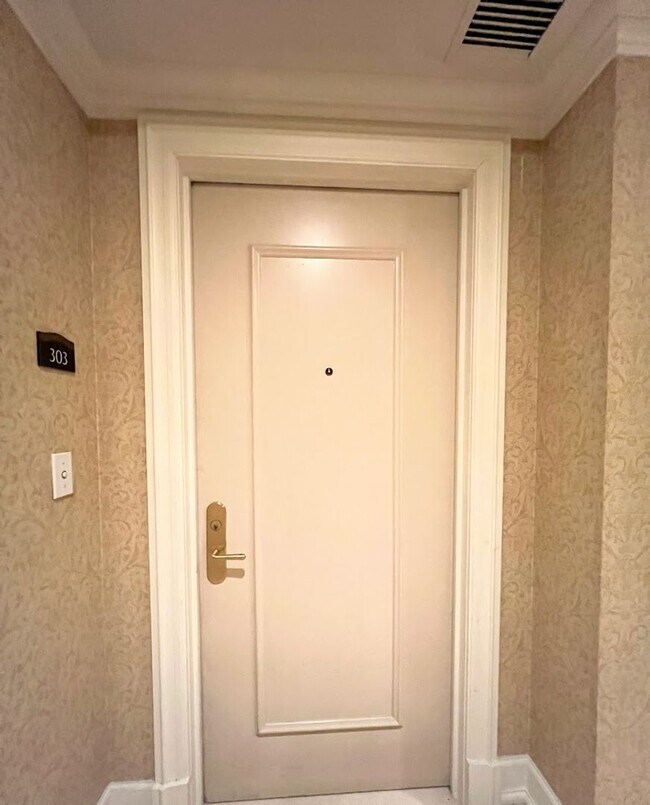 Photo - Turnberry Towers - 2 Bedroom 2 bath over 2...