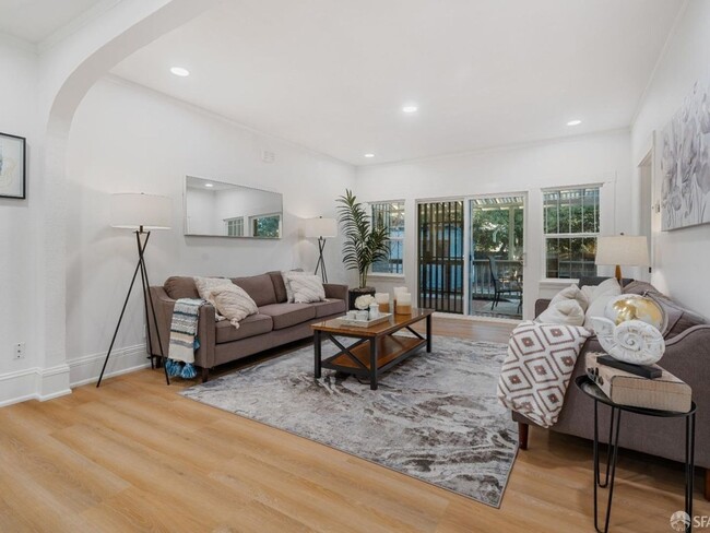 4 Bedroom Single Family Home in Oakland (... - 4 Bedroom Single Family Home in Oakland  (...