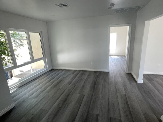 Building Photo - Wah Y Shum - R2804 Unit A Rental
