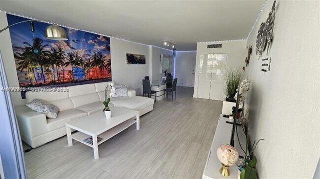 Photo - 1000 West Ave Unidad 1000 West Ave # 214