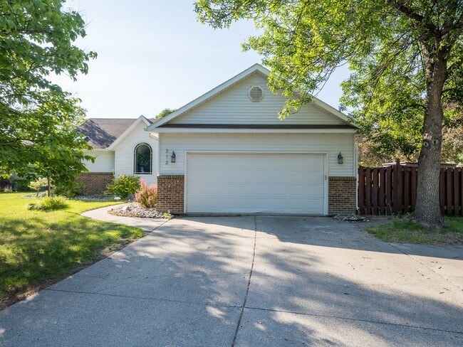 Photo - Cute 4 bedroom home for rent! Recently Upd...