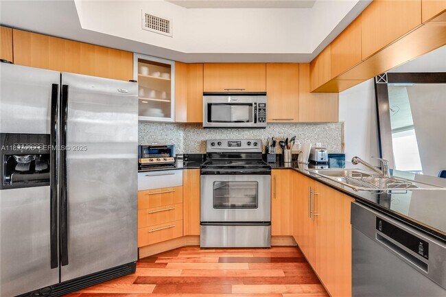Photo - 1750 N Bayshore Dr Unit 3001