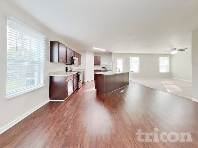 Photo - 226 Hallow Oak St