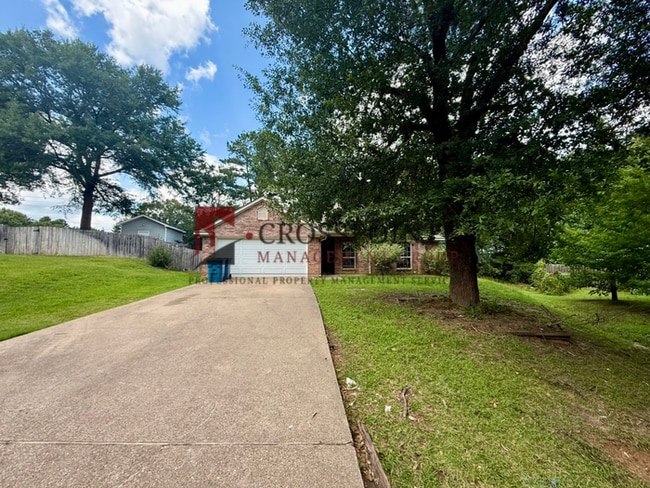 Photo - Tour Today! 4 Bedroom 2 Bathroom Home in Lindale!