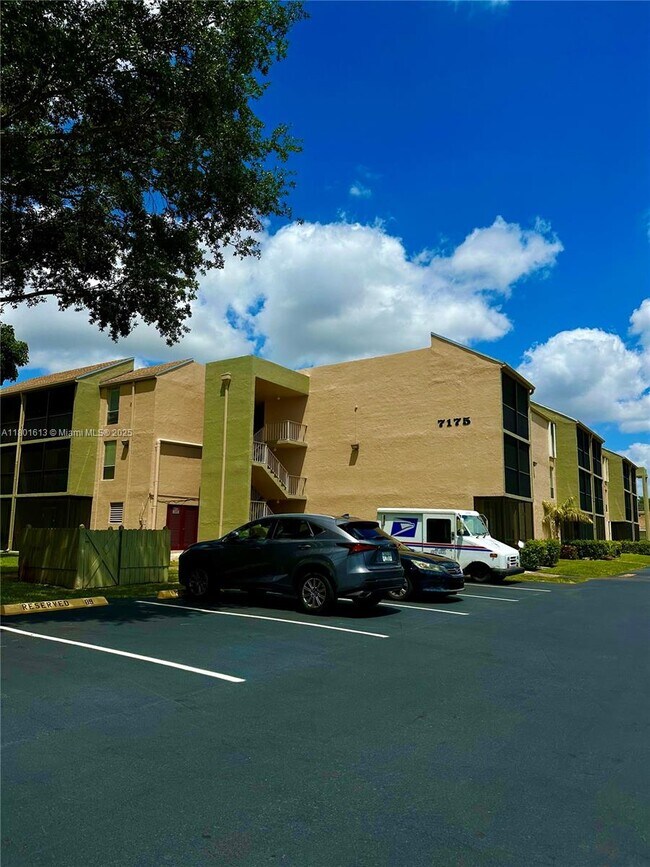 Photo - 7175 Orange Dr Unidad 219H Rental