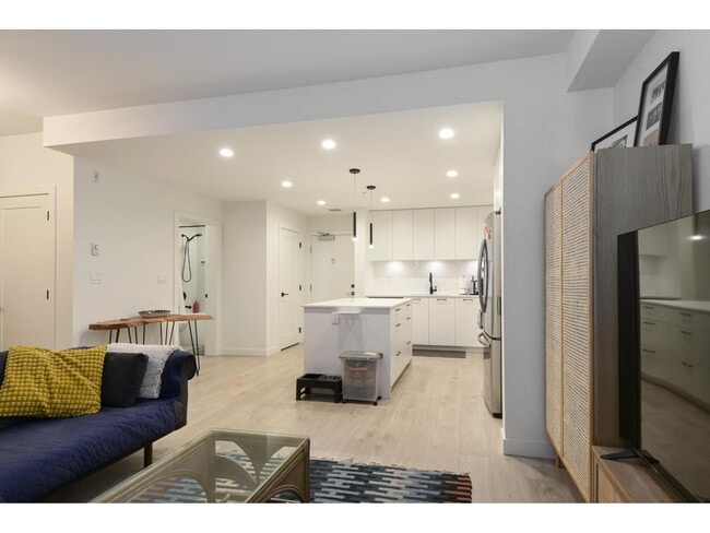 Photo - 20018-2083A 83A Ave Unité B507