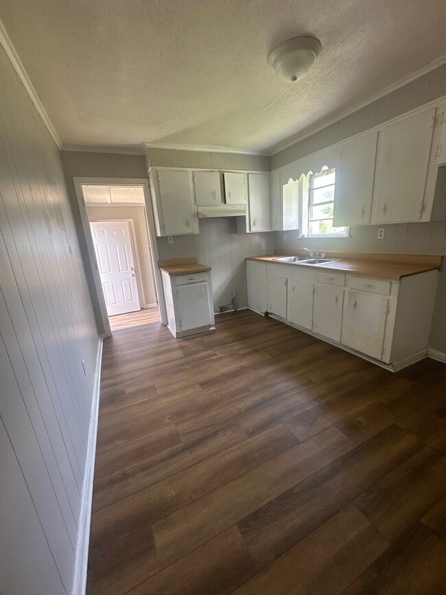 Photo - 110 Tisdale St
