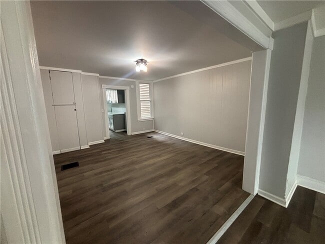 Photo - 622-632-632 Lewis St