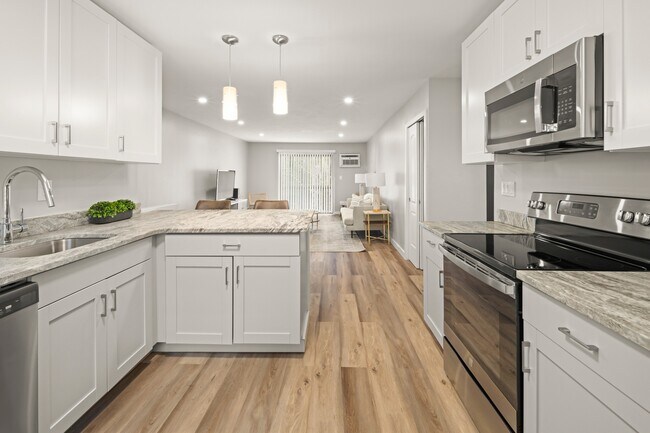 DSC06842 Le Mans - Renaissance Bay