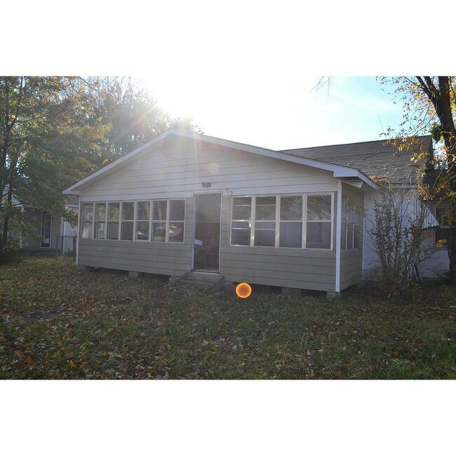 Building Photo - 715 Blackworth St Rental