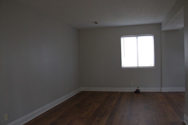 Photo - 2714 Clayton Dr NW