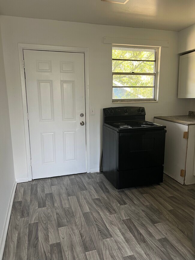 Photo - 1554 W 22nd St Unidad 4