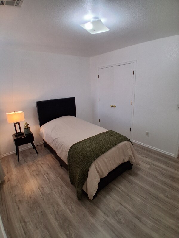 Photo - 2036 Cloverdale Ln