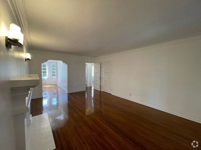 Building Photo - 927 Alandele Ave Unit 927 Rental