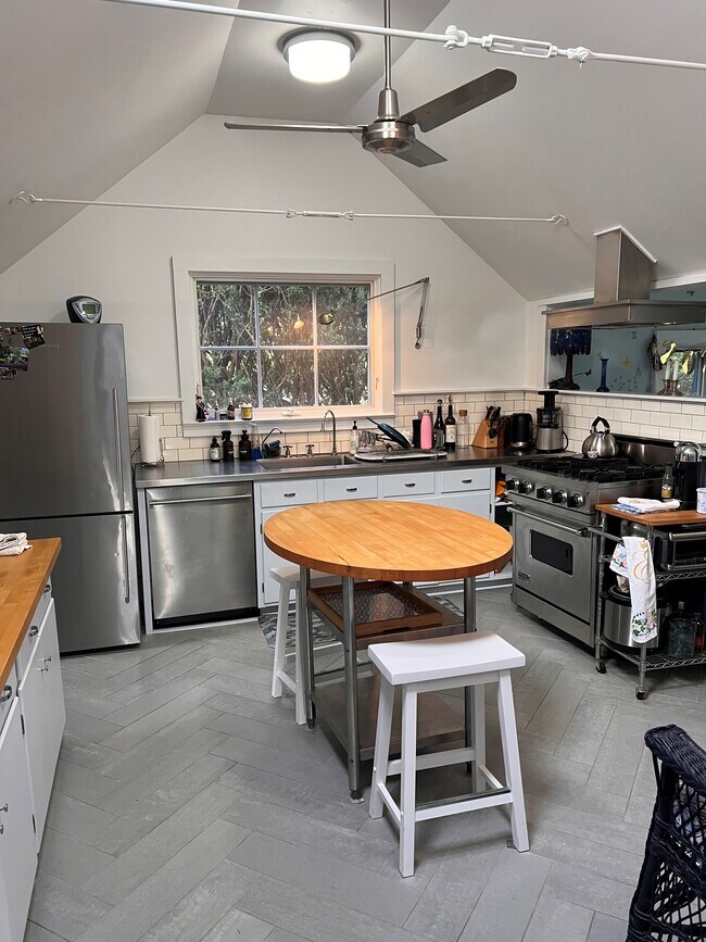 Photo - 11 Miller Ln