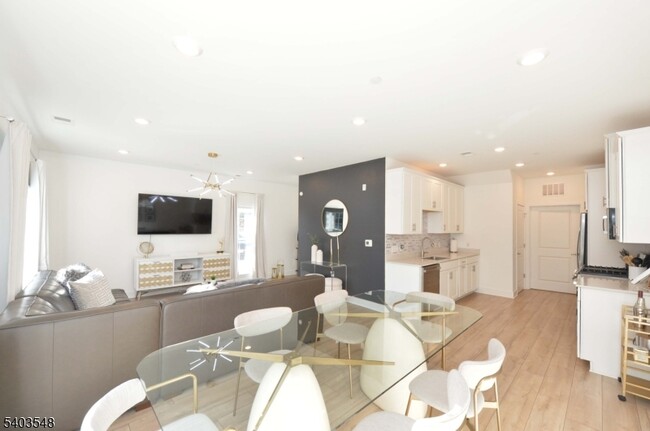 Photo - 92 Harvest Wy