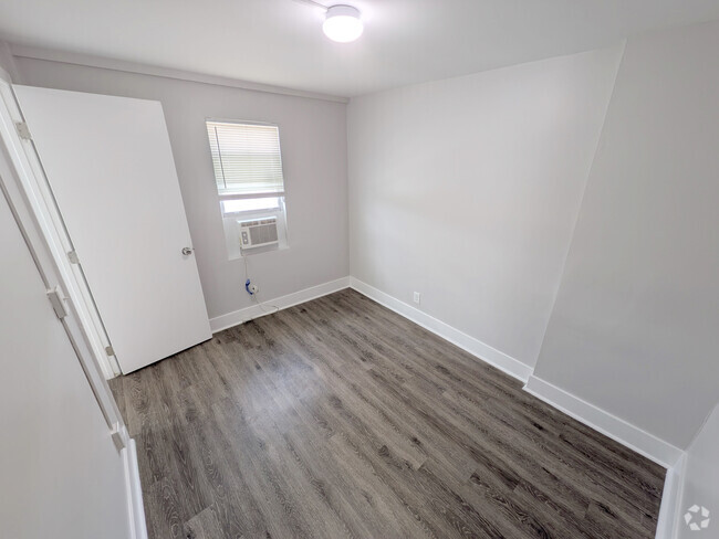Building Photo - 529 Revere Rd Rental