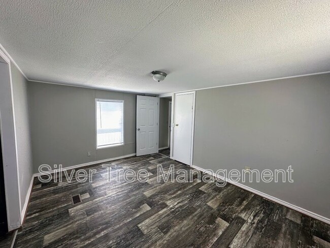 Photo - 266 Lark Meadow Dr