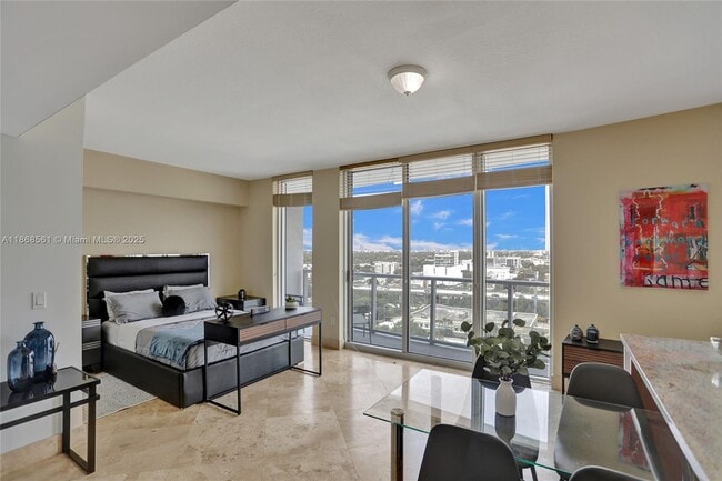 Building Photo - 185 SW 7th St Unit 1600 Rental