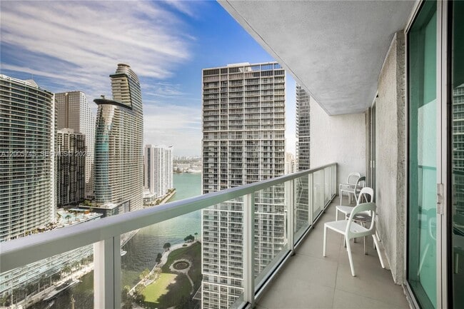Photo - 500 Brickell Ave Unit 3907
