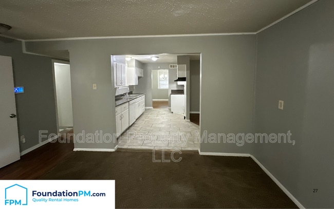 Photo - 2860 Baskin St