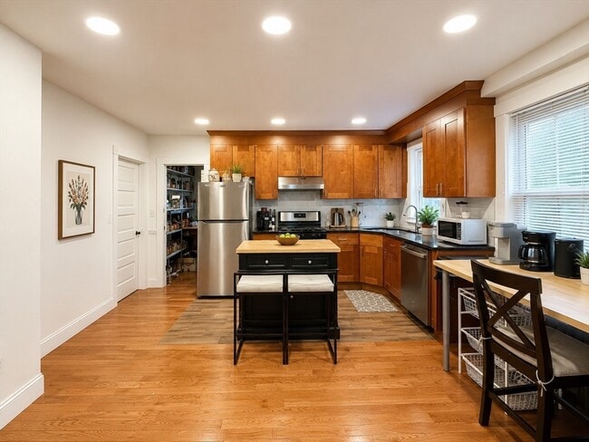Photo - 175 Beech St Unit 2
