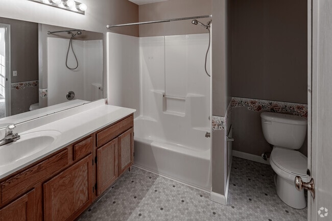 2BR, 1BA - 999SF - Bathroom
