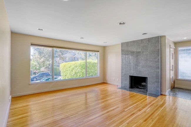 Photo - 3Bd/1.75Ba Bellevue Home