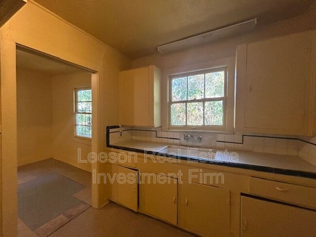 Photo - 3041 Desoto St