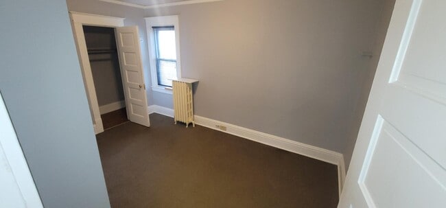 Photo - 725 N 9th Ave E