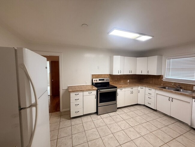 2319 32nd St Unit 2319 32nd Front