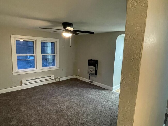 Photo - 1462 E 175th St Unidad THREE