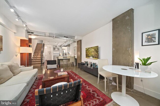 Photo - 616 E St NW Unidad 256