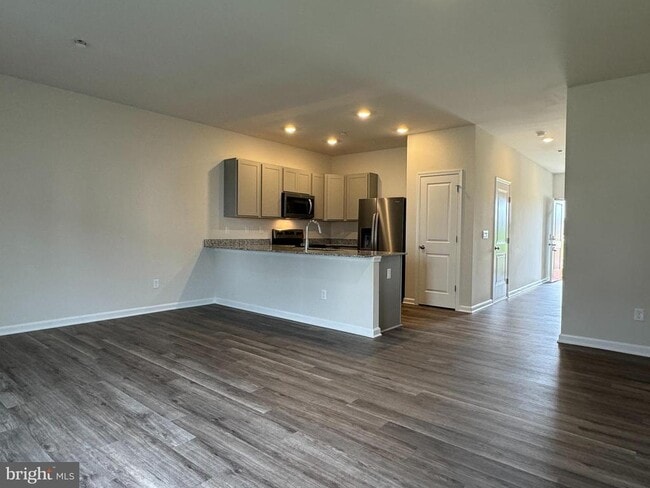 Photo - 102 Willett Holw St