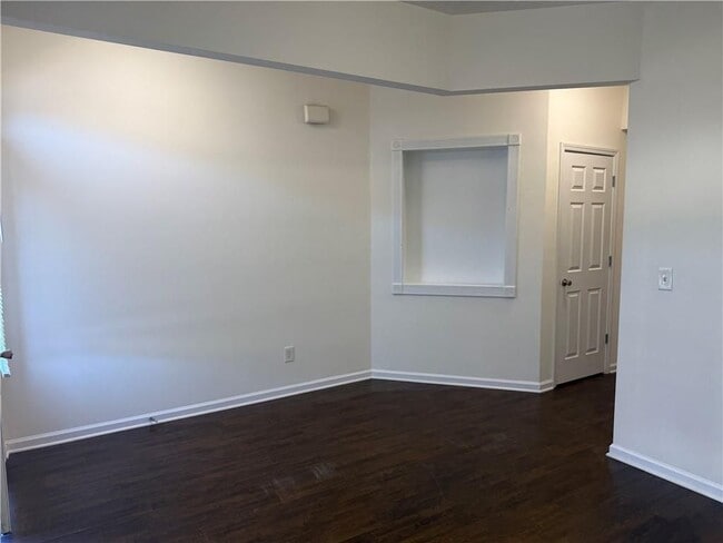 Photo - 2729 Heathrow Dr