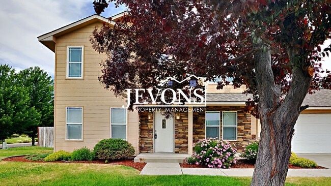 Enjoy this beautiful West Valley home with... - Enjoy this beautiful West Valley home with...