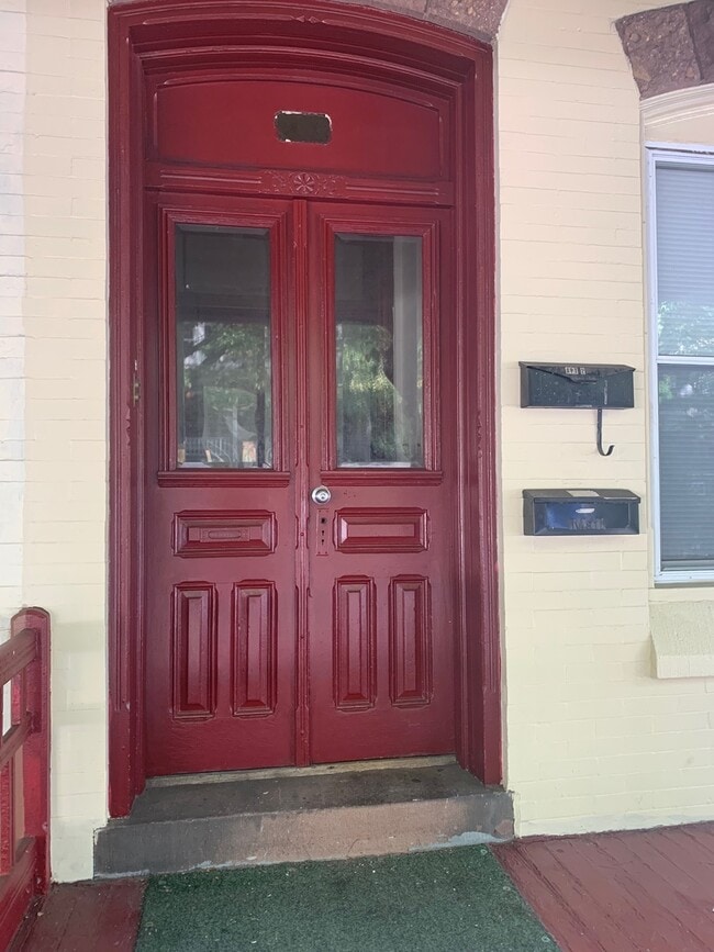 Building Photo - 1620 Perkiomen Ave Unit 2nd floor