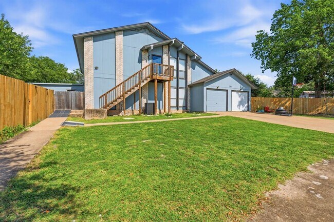 Photo - 2106 Lamplight Village Cir