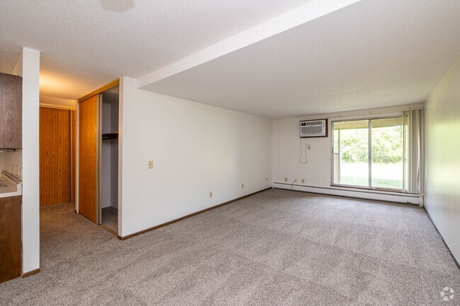 1BR, 1BA - 720SF - Living Room