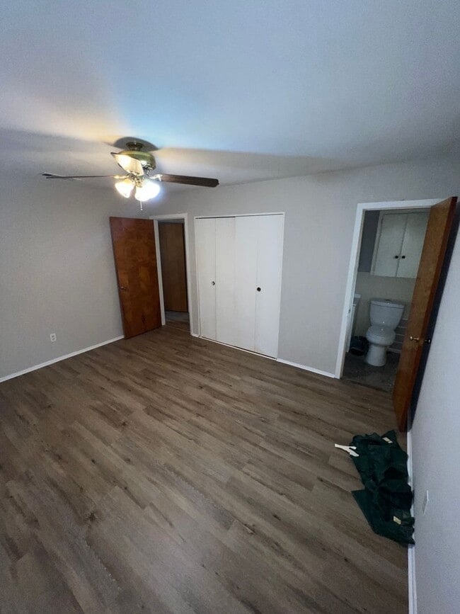 Photo - 3 bed, 1.5 bath!