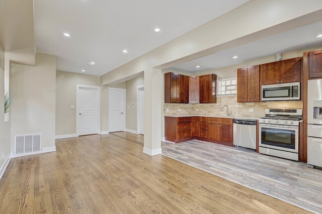 Photo - 5040 W Berenice Ave