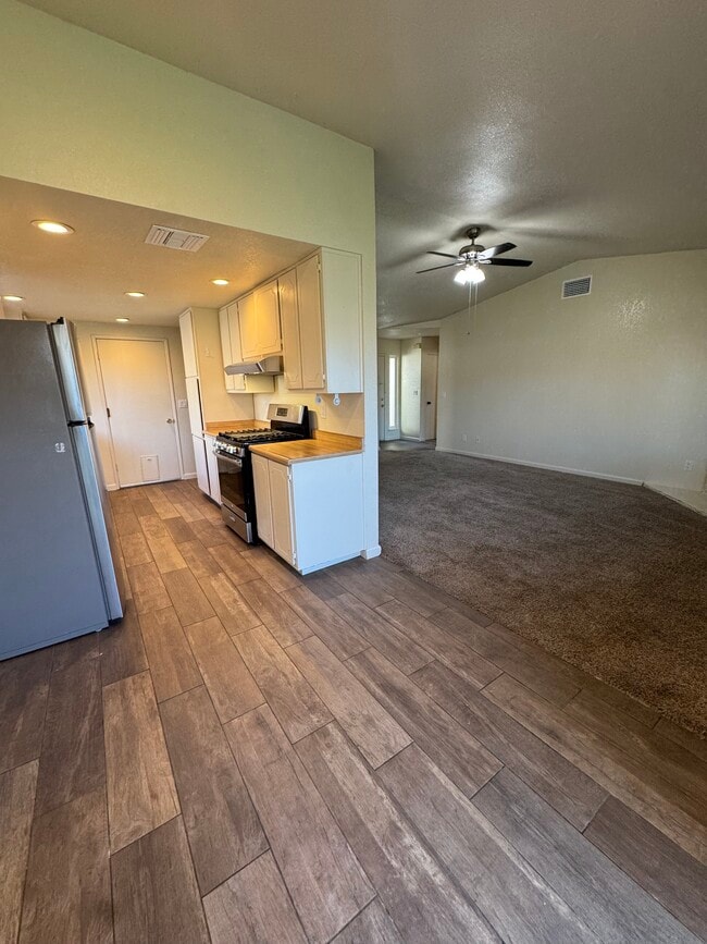 Photo - 113 Carney Cir