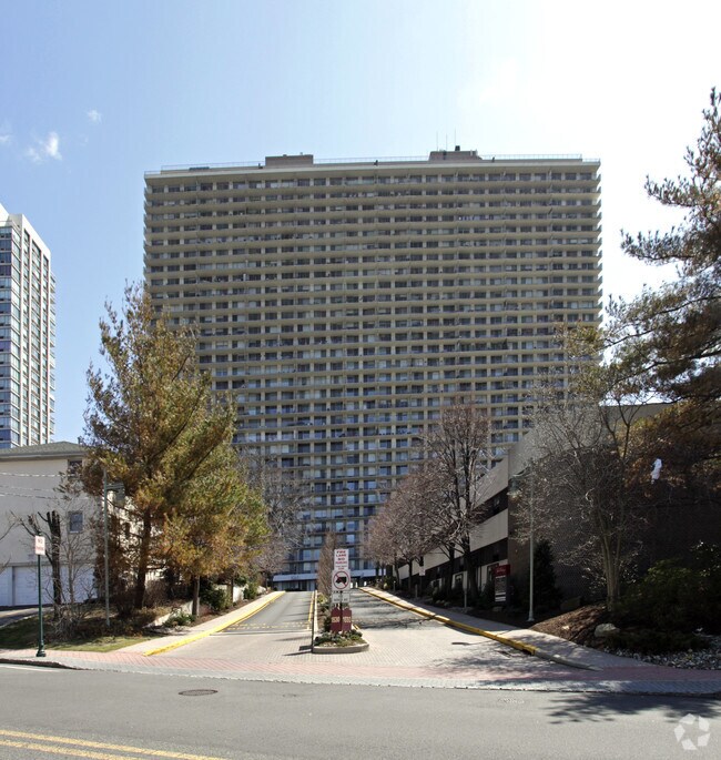 The Colony Apartments For Rent In Fort Lee Nj Forrent Com The Colony Apartments For Rent In Fort Lee Nj Forrent Com