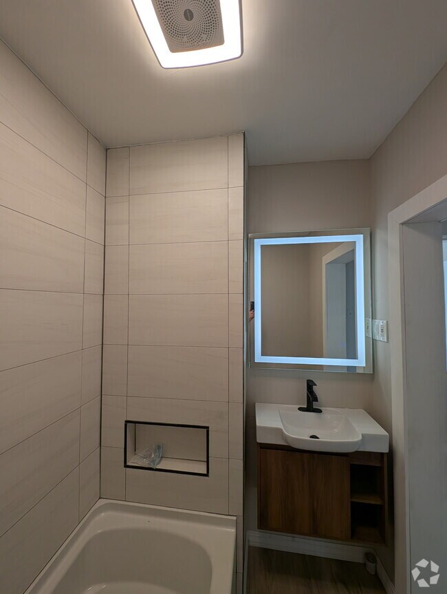 Building Photo - Meramec Unit 2FL West Rental