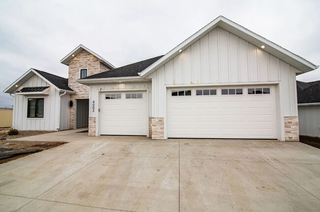 Legacy Homes at Coulee Ridge - Legacy Homes at Coulee Ridge