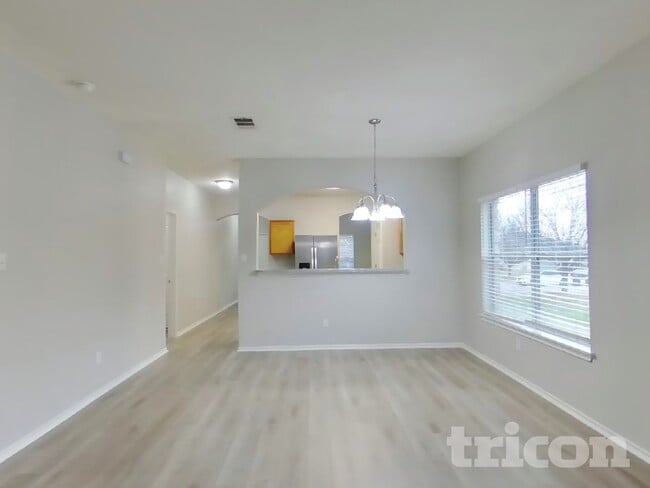 Photo - 705 Pampas Ricas Dr