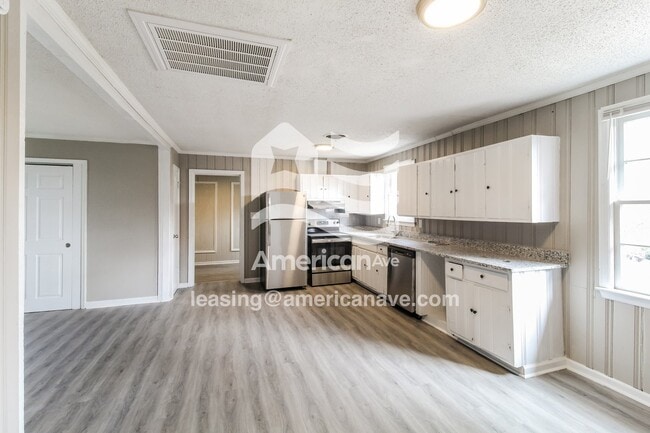 Photo - 3452 Doster Way