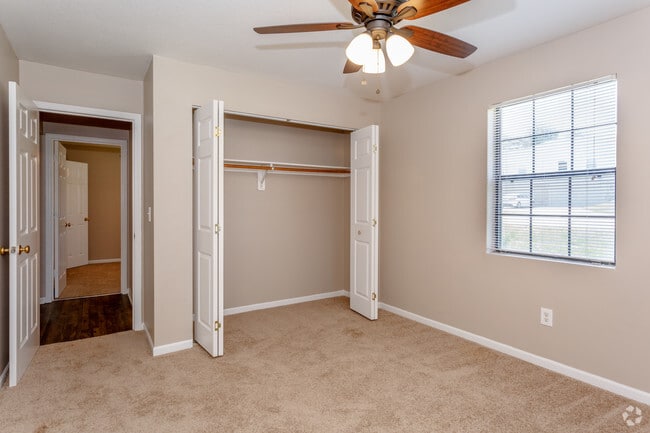 2BR, 1BA Updated - 745 SF - Clairborne Court Apartments